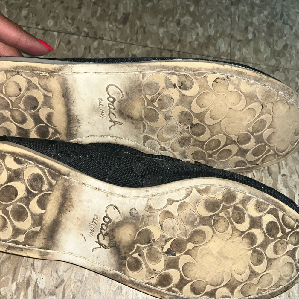 Coach - Picture 3 of 3